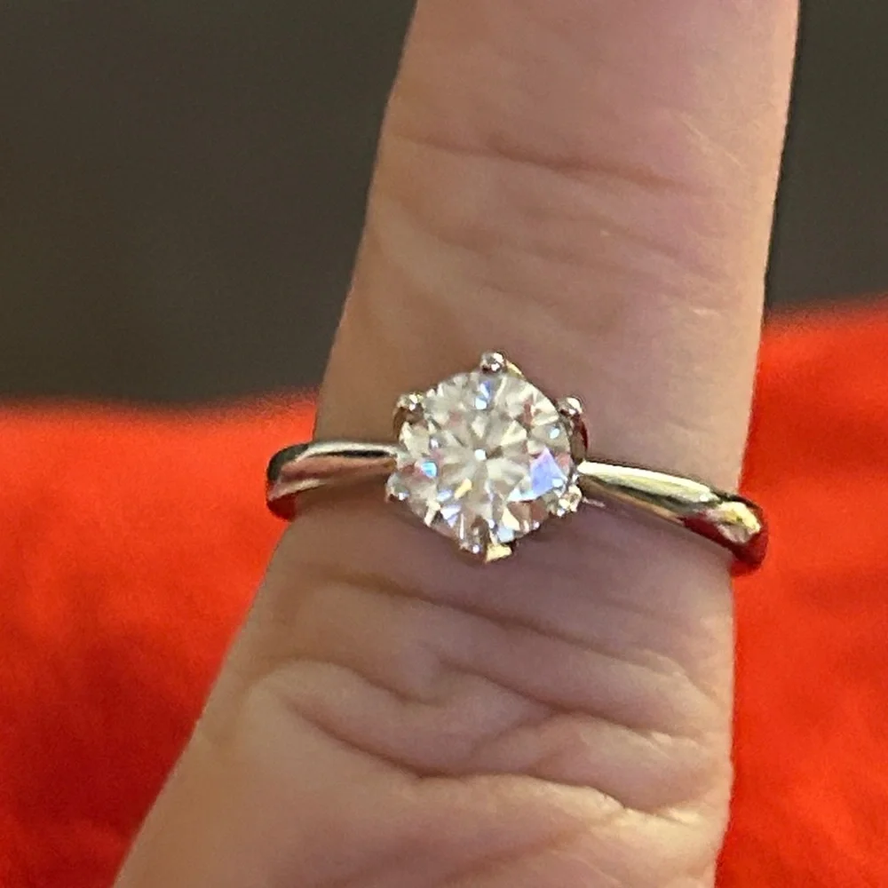 1.0‎ CT Moissanite Diamond solitaire engagement ring size 7